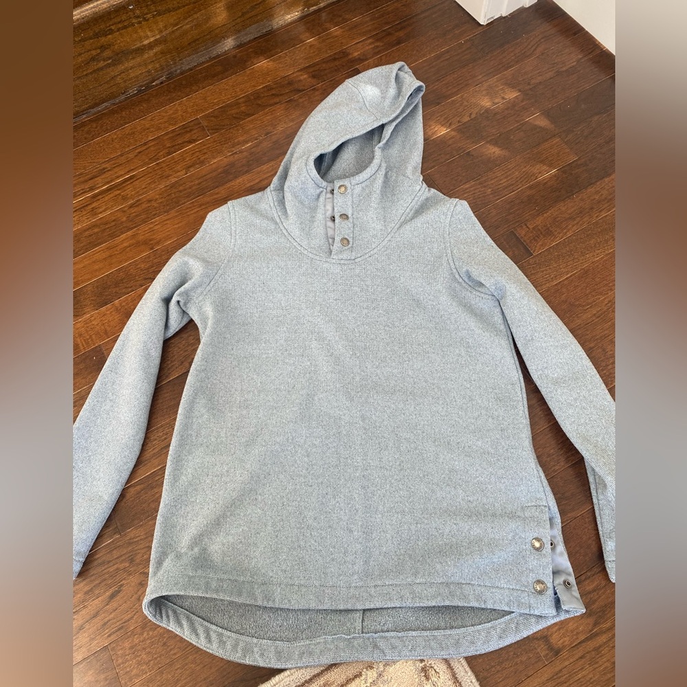 Women’s North Face pullover. Sz M light blue/grey color with hood